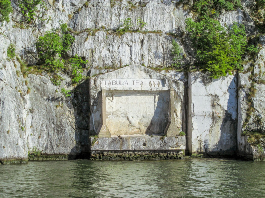 Трајанова табла као део некадашњег римског моста преко Дунава
