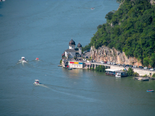 Овог лета избор је пао на Дунав и крстарење од Београда до Кладова. Фантастично искуство!