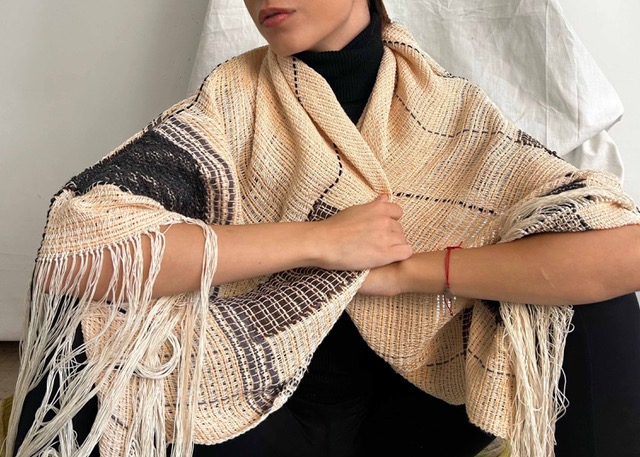 Izložba ”Prenesi dalje 05”: Sekcija za tekstil i savremeno odevanje TISO – ULUPUDS od 24. marta u Manakovoj kući u Beogradu