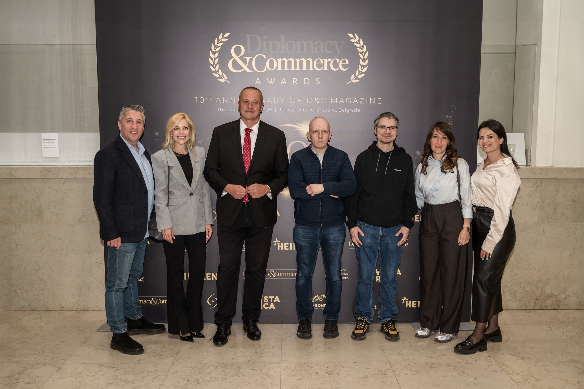 „Ер Србија“ награђена за друштвено-одговорну кампању „Униформе добијају нову сврху“